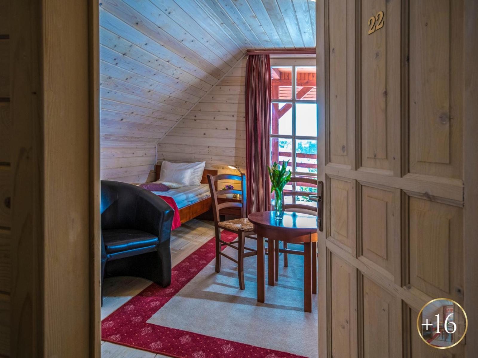 Szarvaskut Hotel Zirc Eksteriør billede